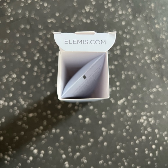 ELEMIS LONDON | Clarifying Clay Wash 150mL - Picture 4 of 9